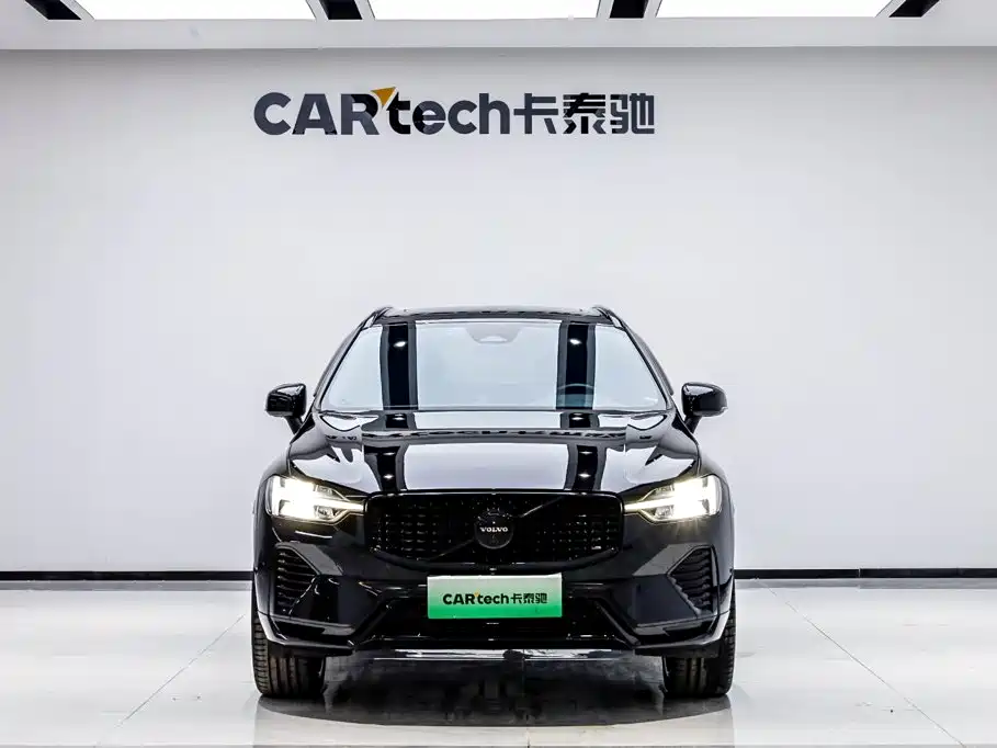 Volvo XC60 Plug-In Hybrid 2024 — фото 2