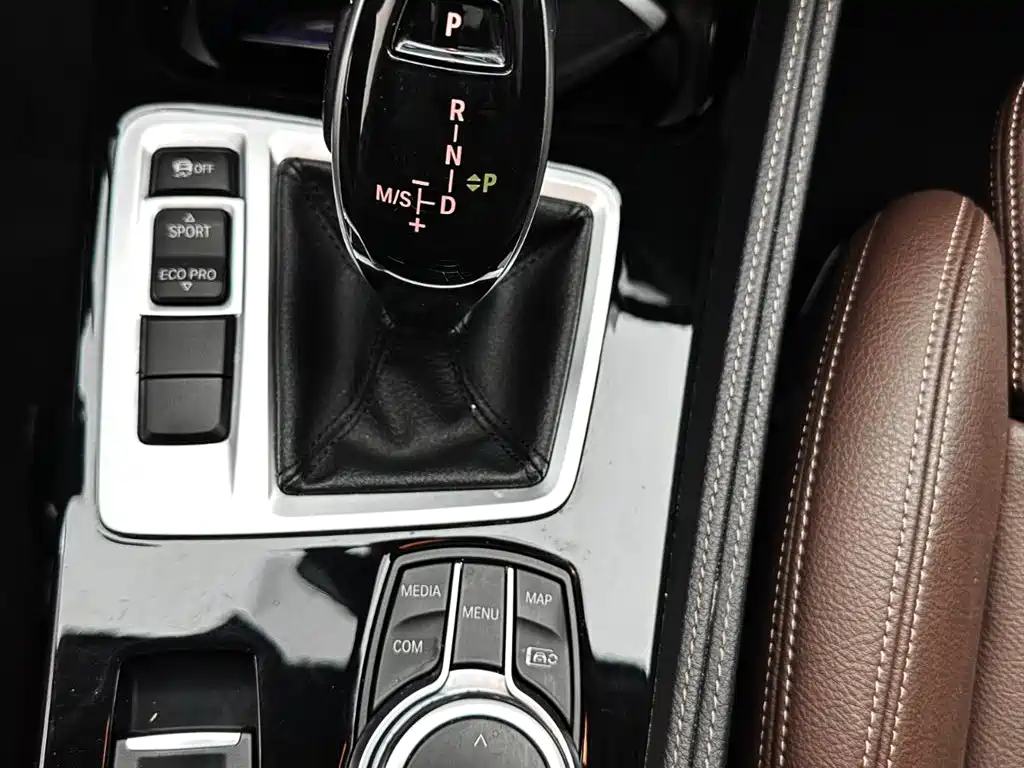 BMW 1 Series 2022 — фото 19