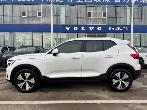 Volvo XC40 2024