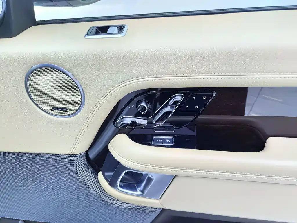 Land Rover Range Rover 2020 — фото 17