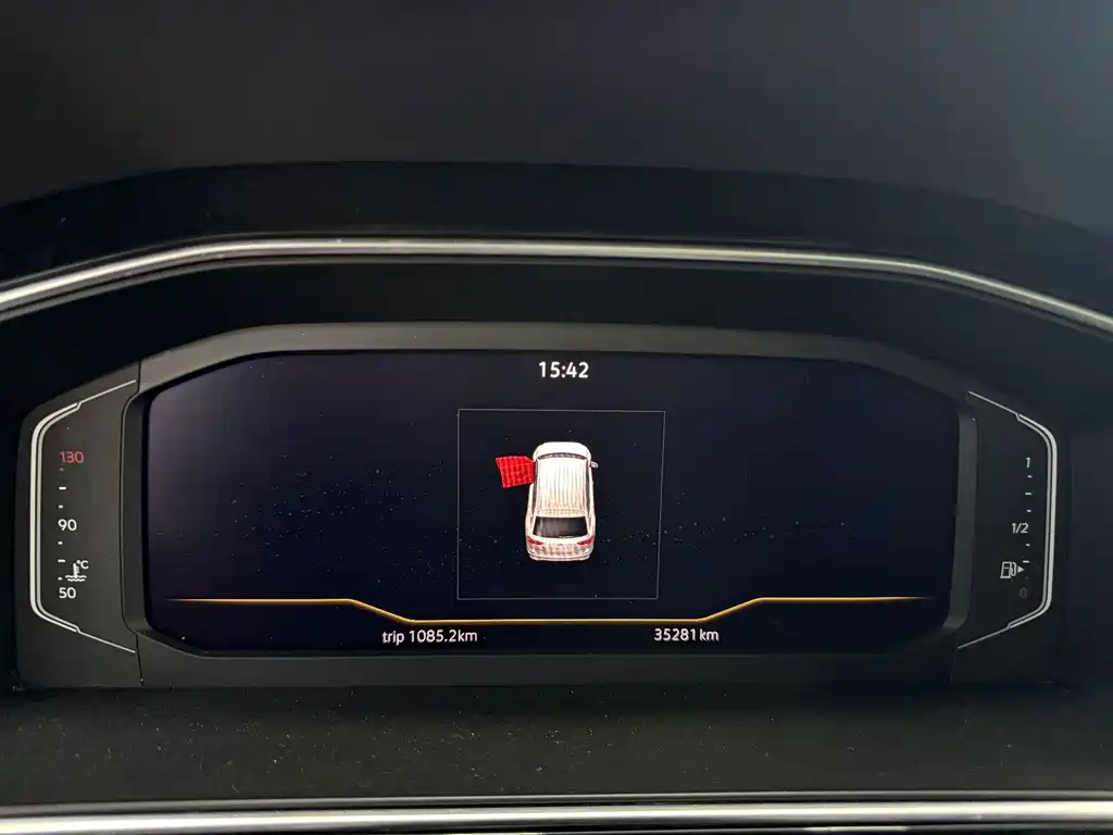 Volkswagen Tiguan L 2023 — фото 13