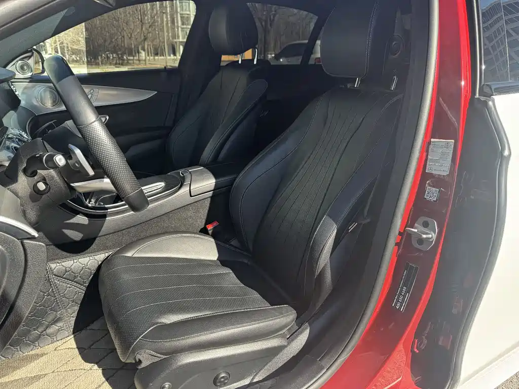 Mercedes-Benz E-Class 2019 — фото 13