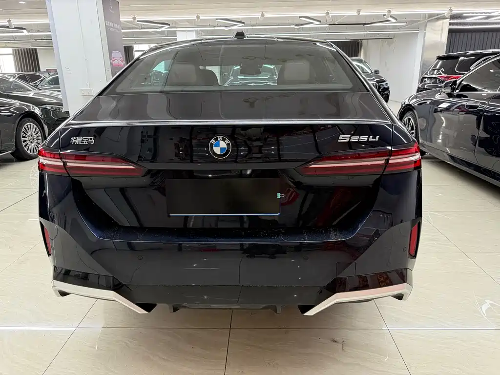 BMW 5 Series 2025