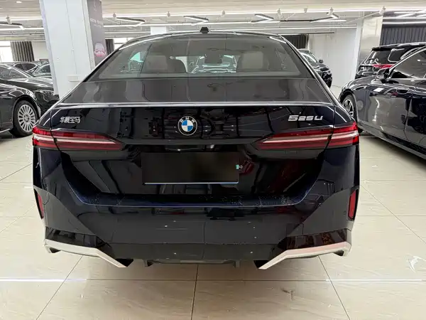 BMW 5 Series 2025