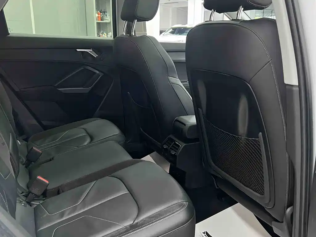 Audi Q3 Sportback 2023 — фото 11