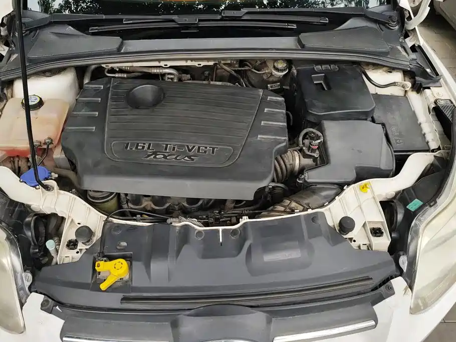 Ford Focus 2013 — фото 10