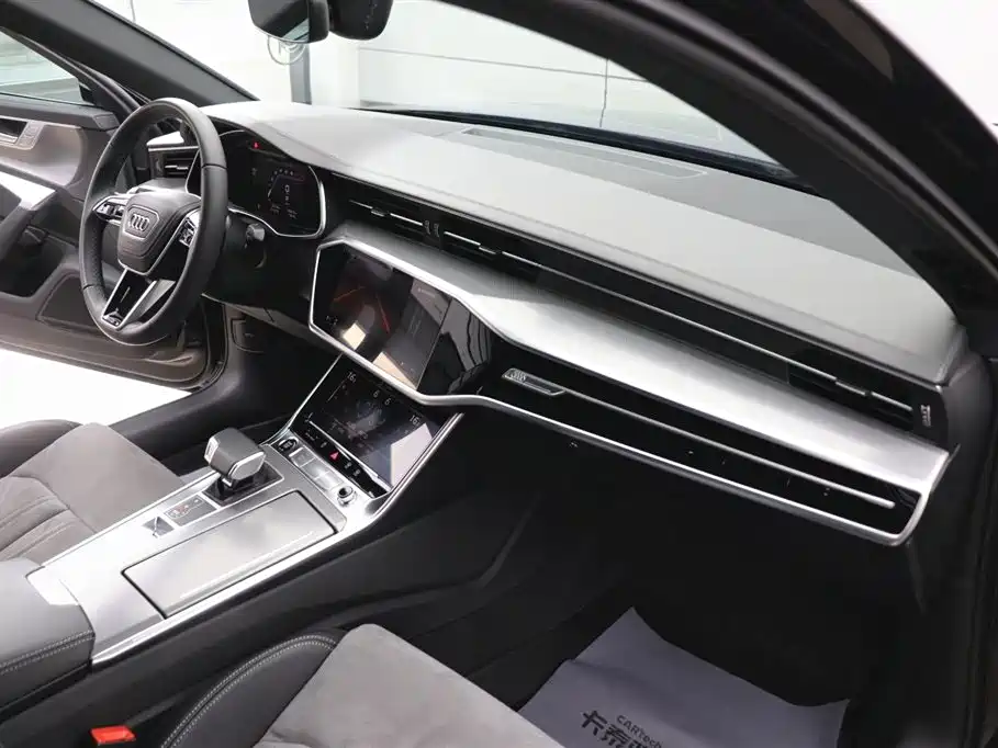 Audi A6L 2025 — фото 22