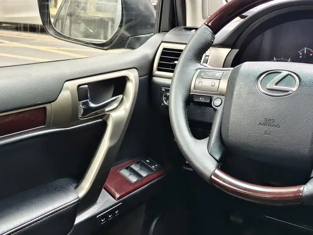 Lexus GX 2014 — фото 11