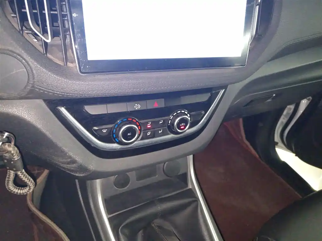 Isuzu RE-MAX 2022 — фото 13