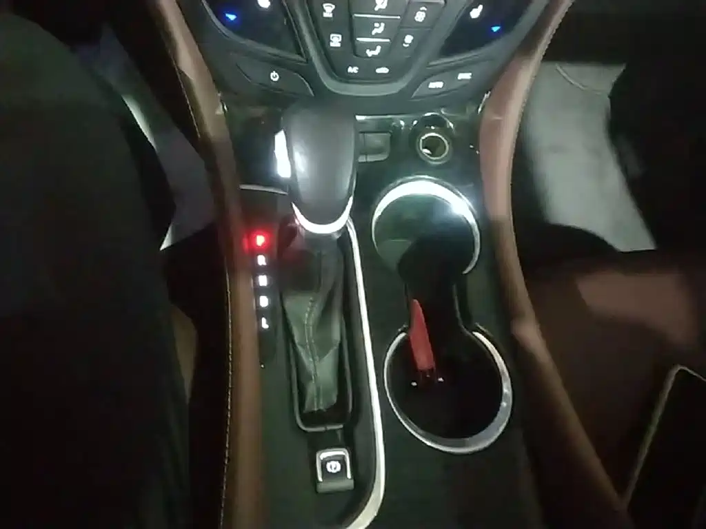 Buick Envision Plus 2019 — фото 14