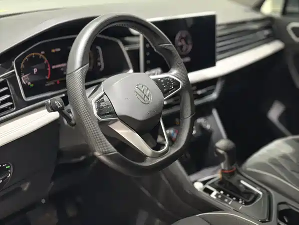 Volkswagen Tiguan L 2023