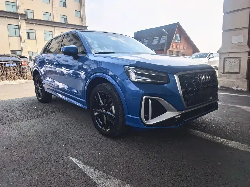 Audi Q2L 2022 — фото 3