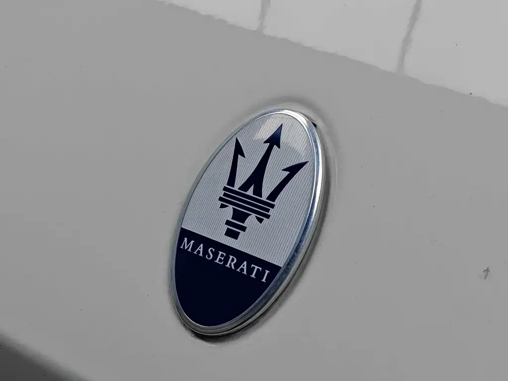 Maserati Levante 2017 — фото 11