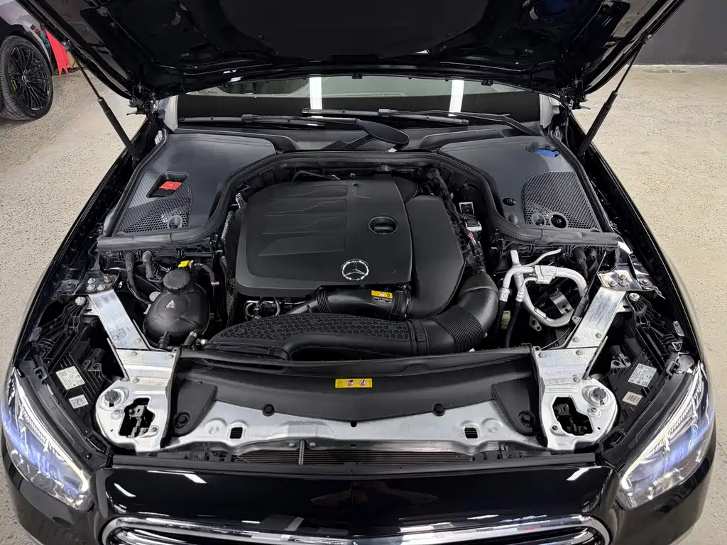 Mercedes-Benz E-Class 2020 — фото 20
