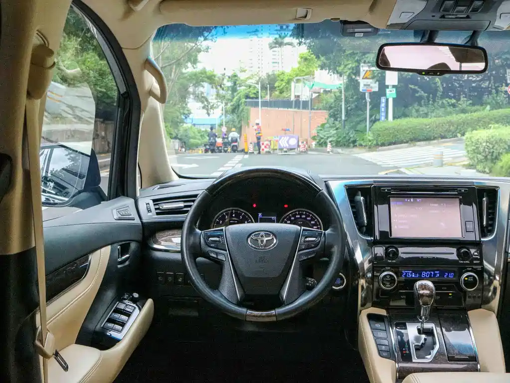 Toyota Alphard 2019 — фото 4