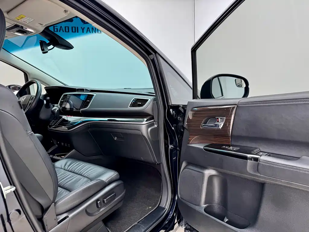 Honda Odyssey 2021 — фото 11