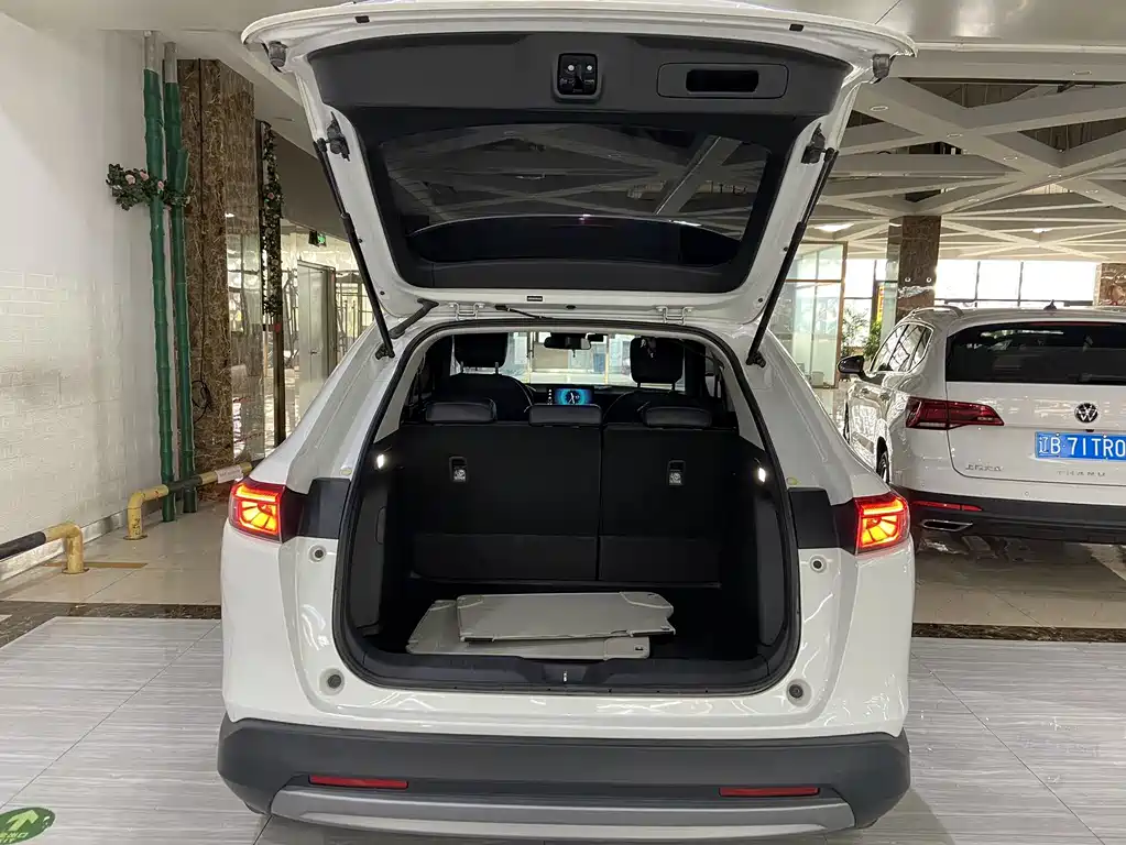 Honda Vezel 2023 — фото 10