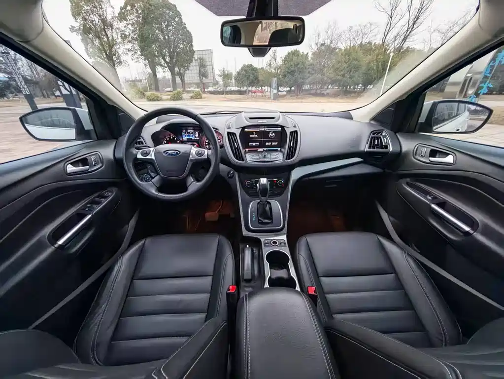 Ford Kuga 2015 — фото 13