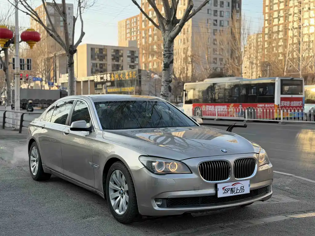 BMW 7 Series 2011 — фото 3