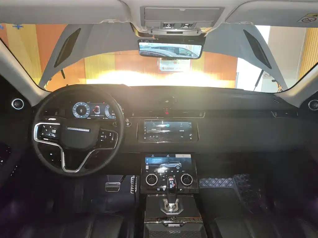 Land Rover Evoque 2024 — фото 12