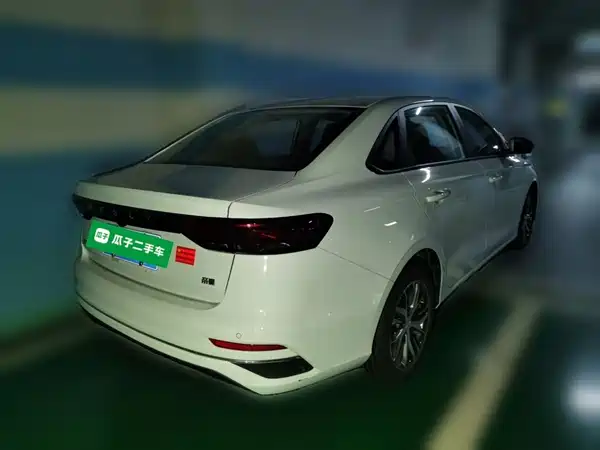 Geely Emgrand 2025