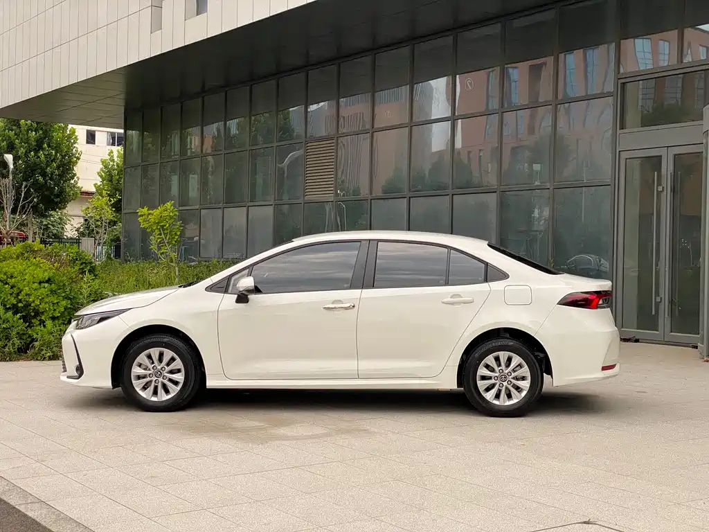 Toyota Corolla 2022 — фото 10