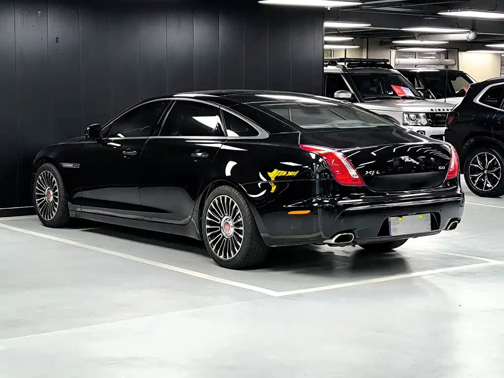 Jaguar XJ 2011 — фото 26