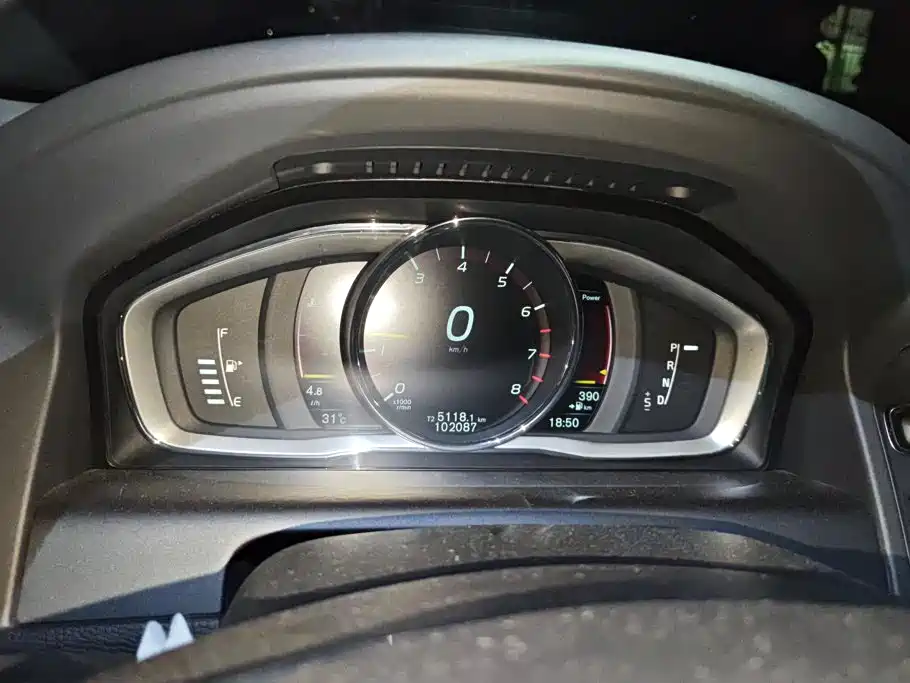 Volvo XC60 2015 — фото 14