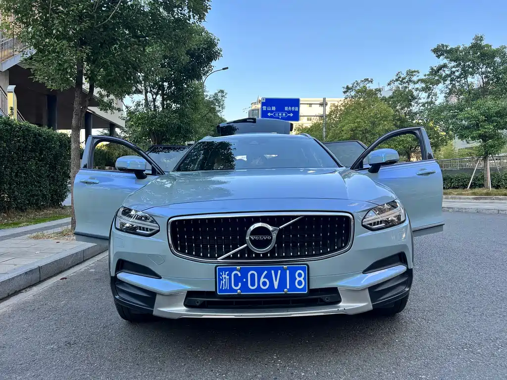 Volvo V90 2018 — фото 24