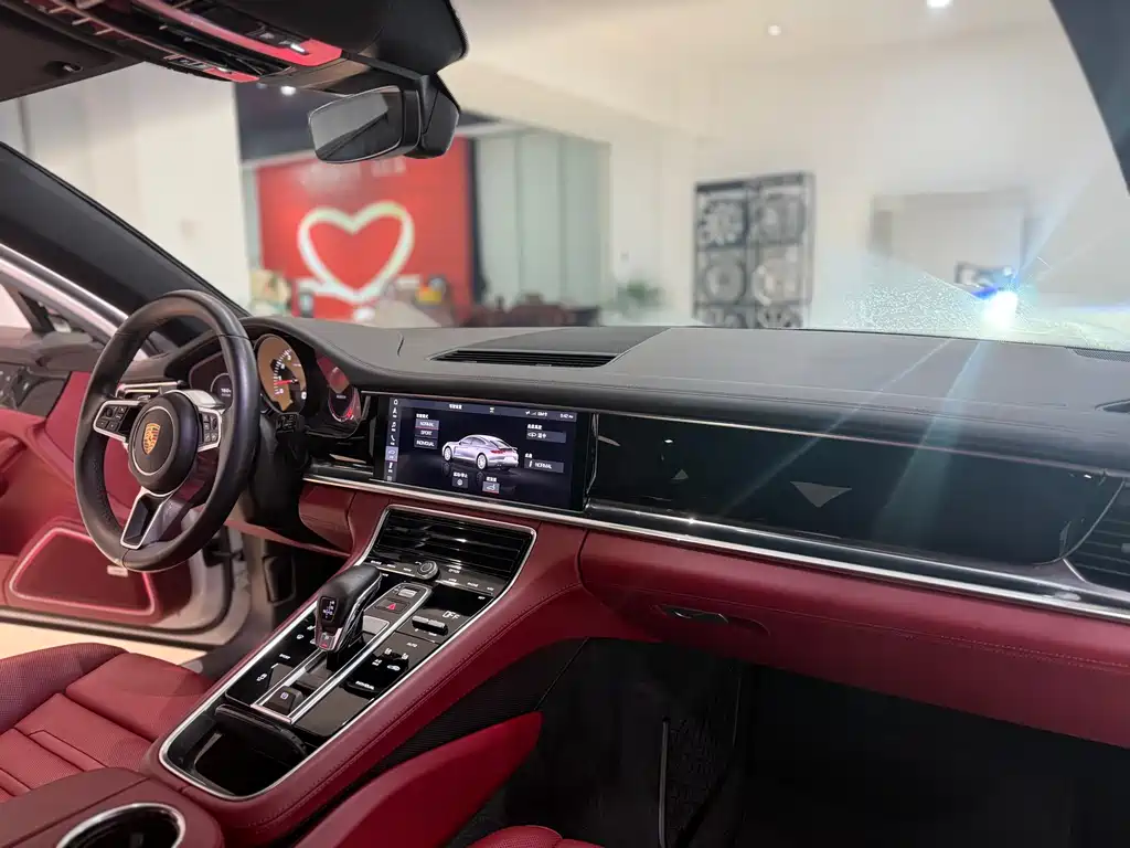 Porsche Panamera 2018 — фото 16