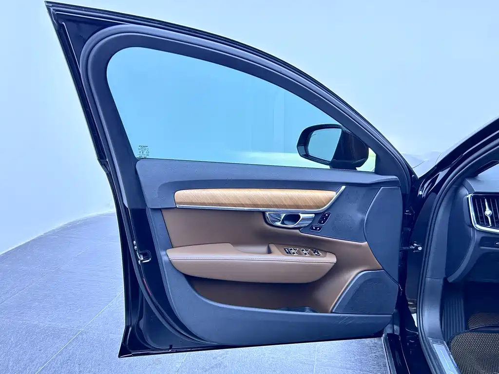 Volvo S90 PHEV 2024 — фото 9
