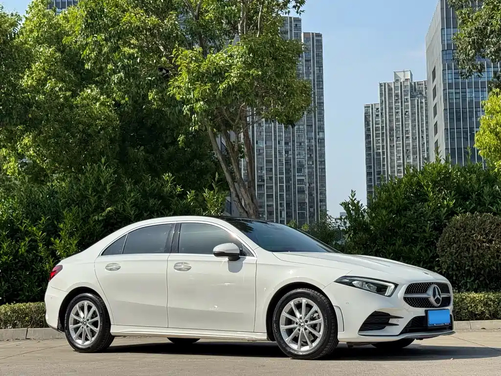Mercedes-Benz A-Class 2020 — фото 4