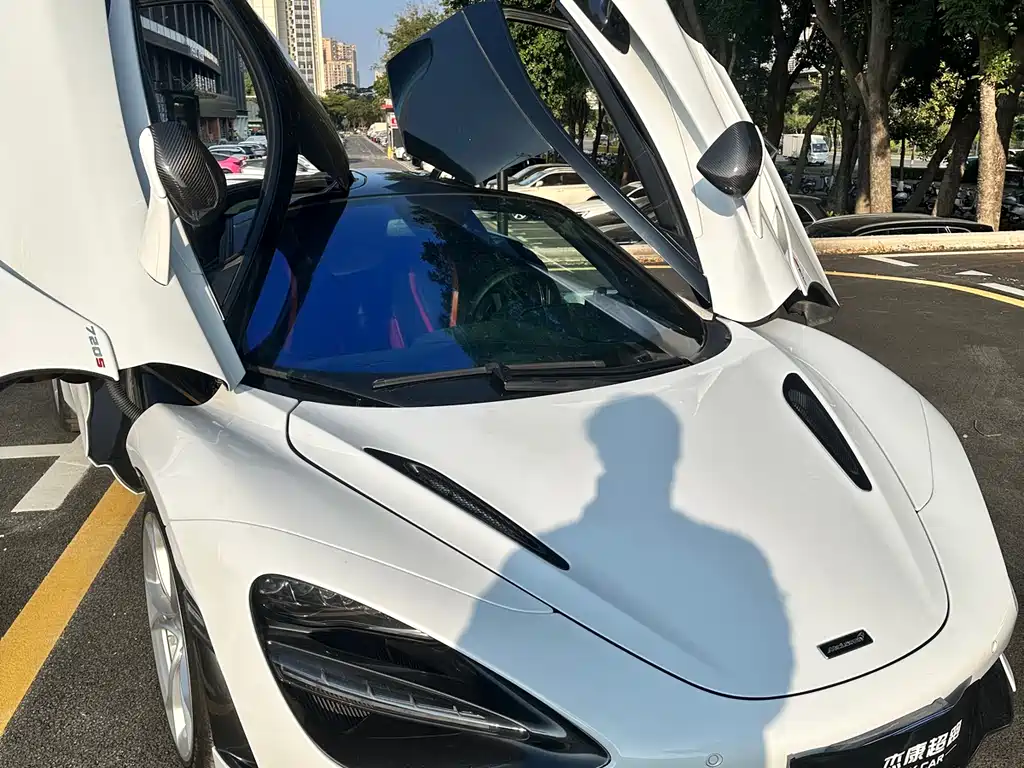 McLaren 720S 2020 — фото 11