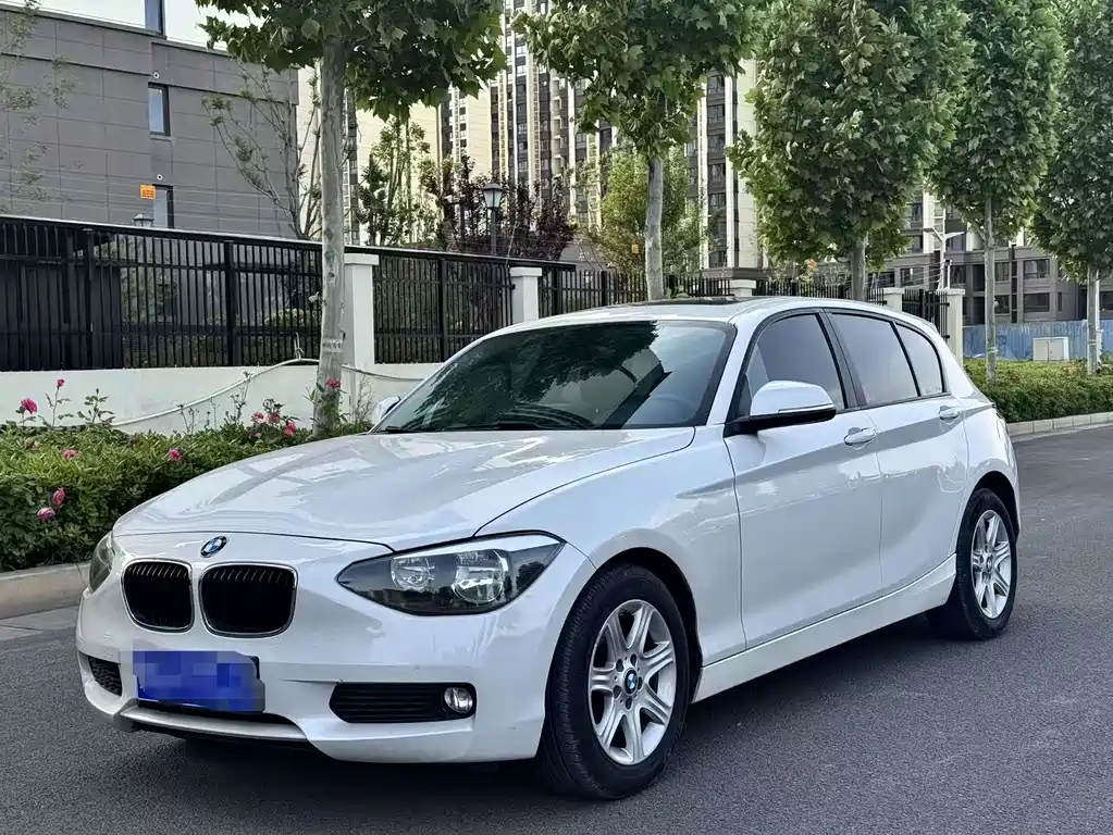 BMW 1 Series 2015 — фото 1