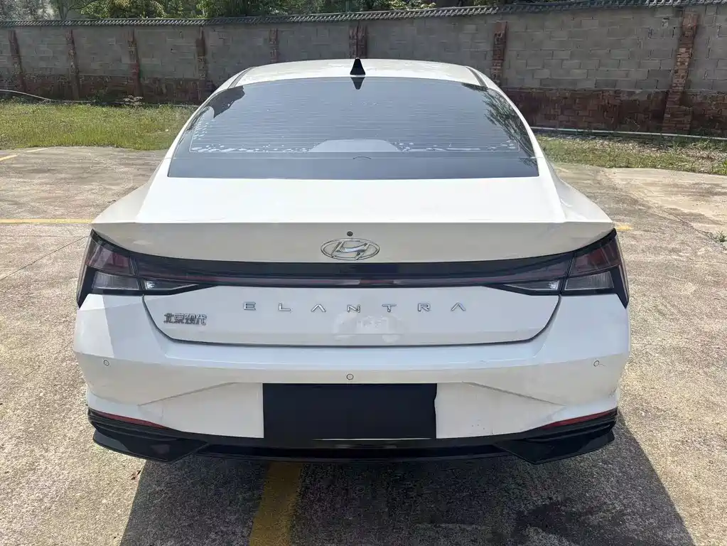 Hyundai Elantra 2022