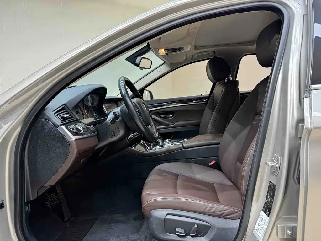 BMW 5 Series 2016 — фото 10