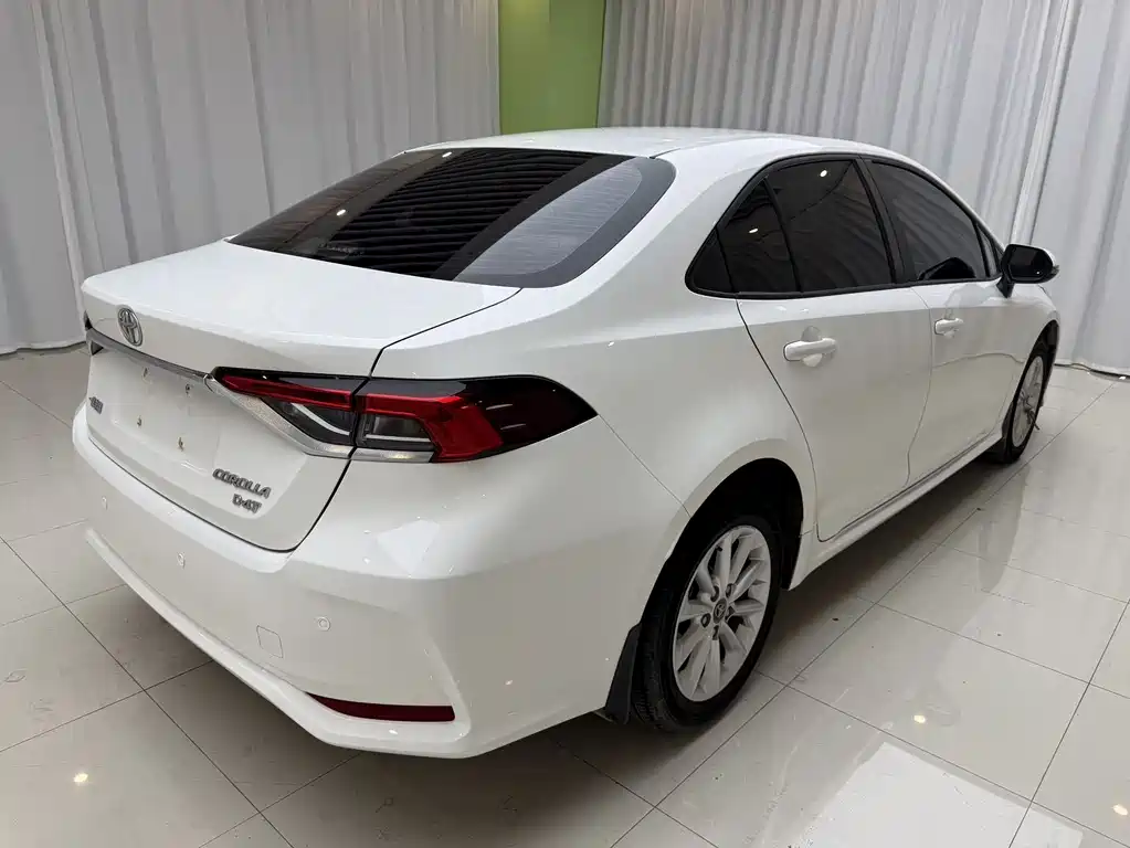 Toyota Corolla 2023 — фото 17