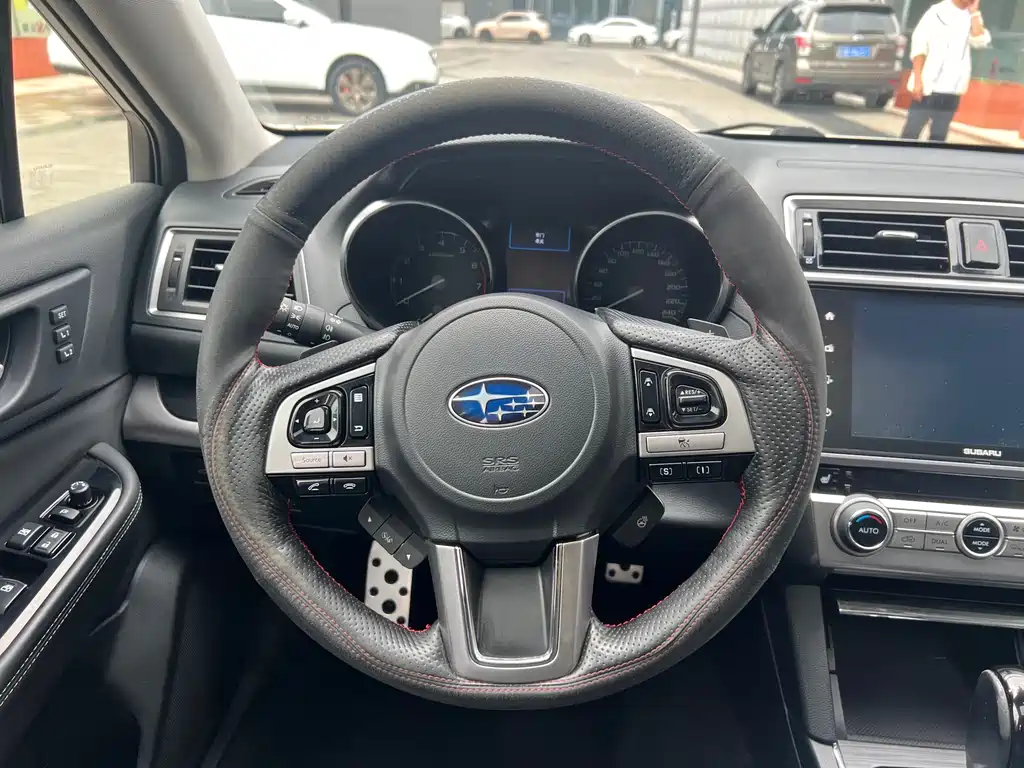 Subaru Outback 2017 — фото 16