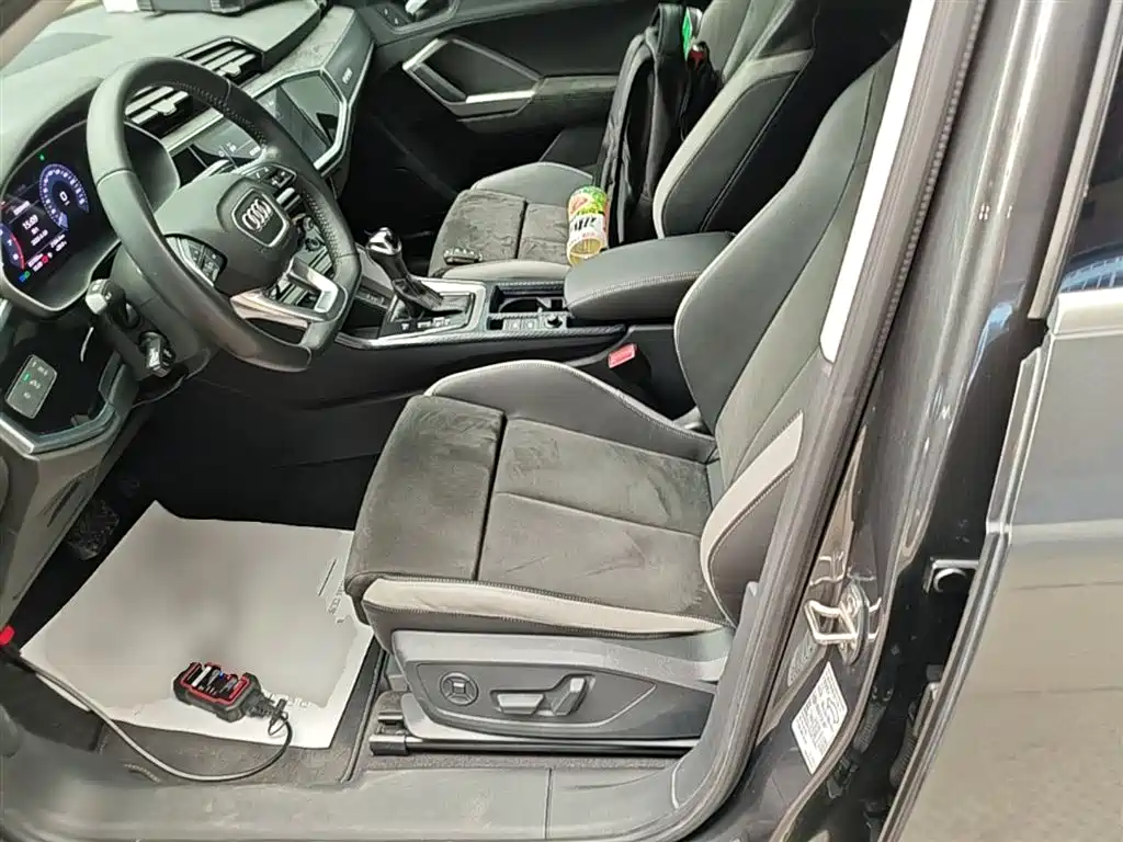 Audi Q3 2020 — фото 15