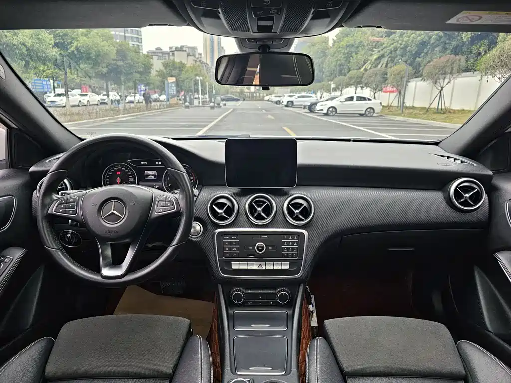 Mercedes-Benz A-Class 2018 — фото 6