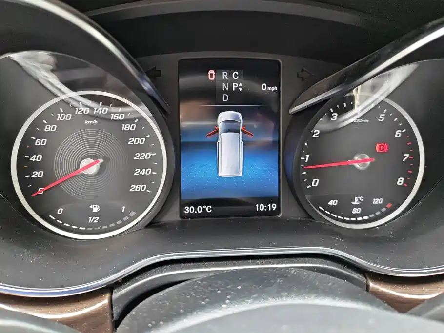 Mercedes-Benz V-Class 2023 — фото 14