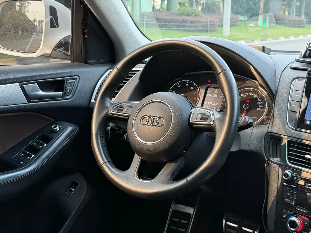 Audi Q5 2018 — фото 10