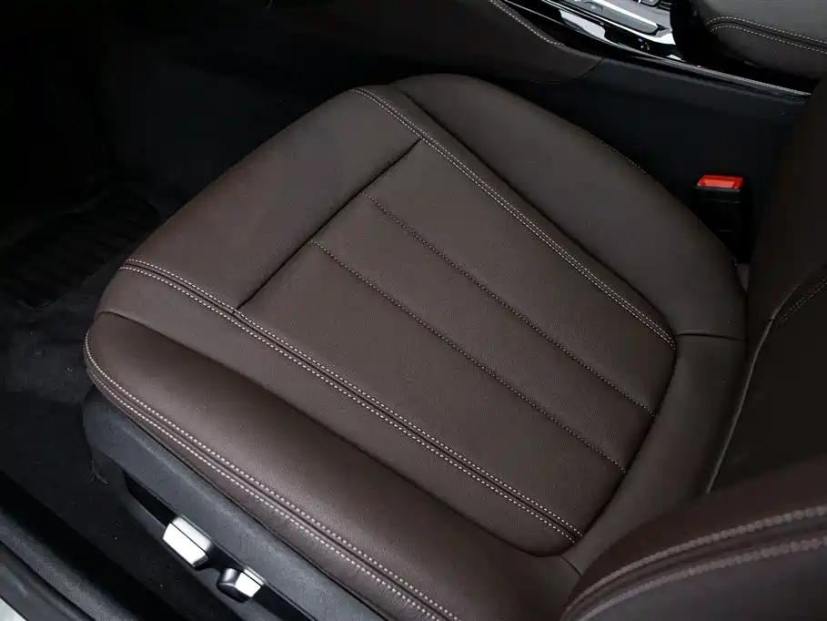 BMW 5 Series 2020 — фото 13