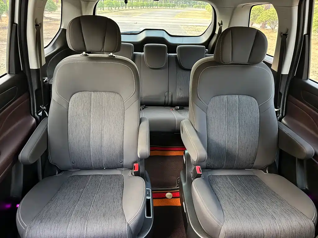 GAC Motor Trumpchi M6 2023 — фото 17