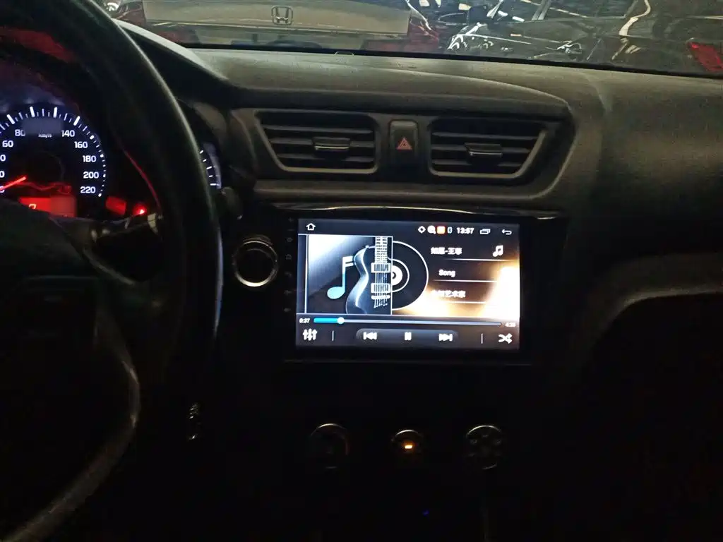 Kia K2 2015 — фото 12