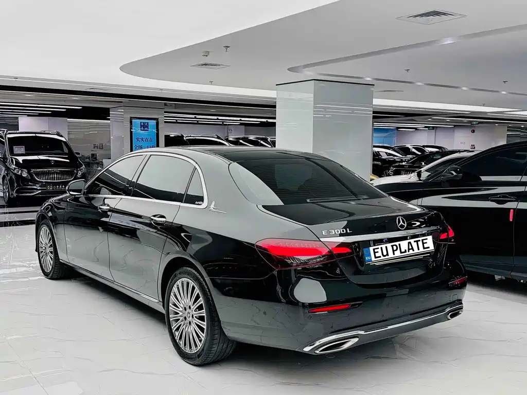 Mercedes-Benz E-Class 2023 — фото 4