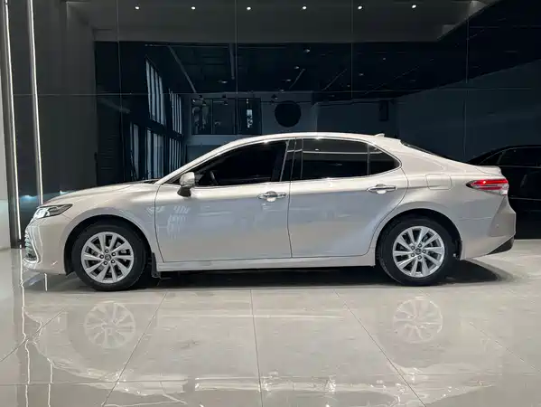 Toyota Camry 2021