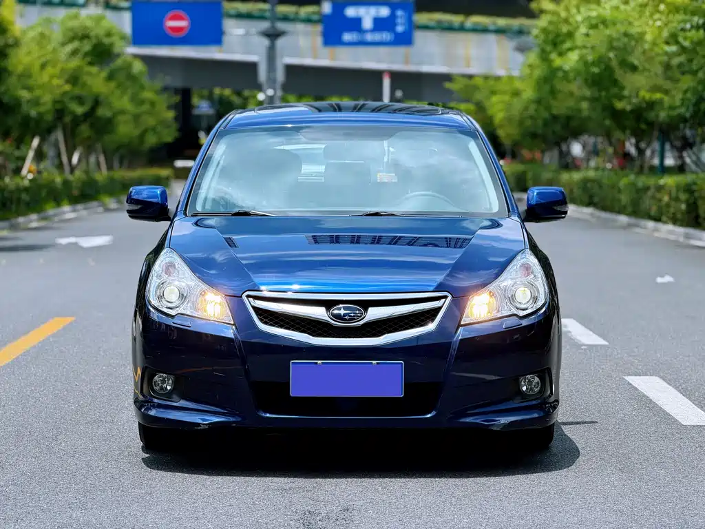 Subaru Legacy 2010 — фото 2