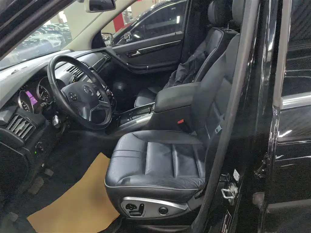 Mercedes-Benz R-Class 2017 — фото 15