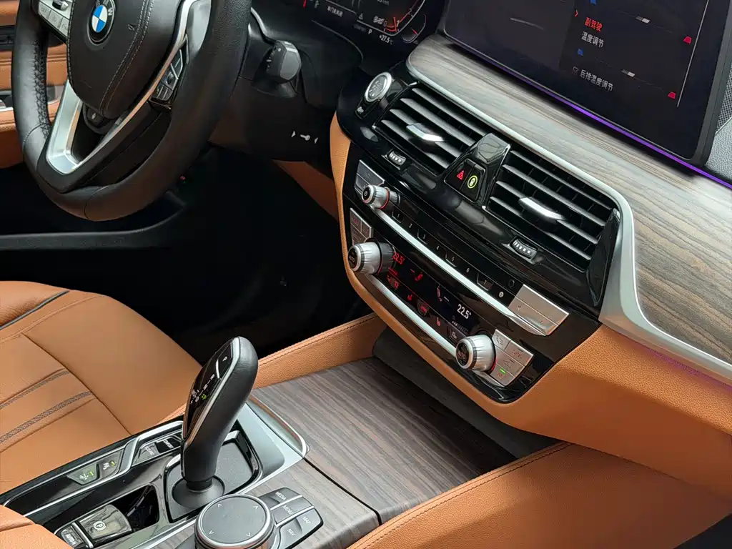 BMW 6 Series GT 2021 — фото 9